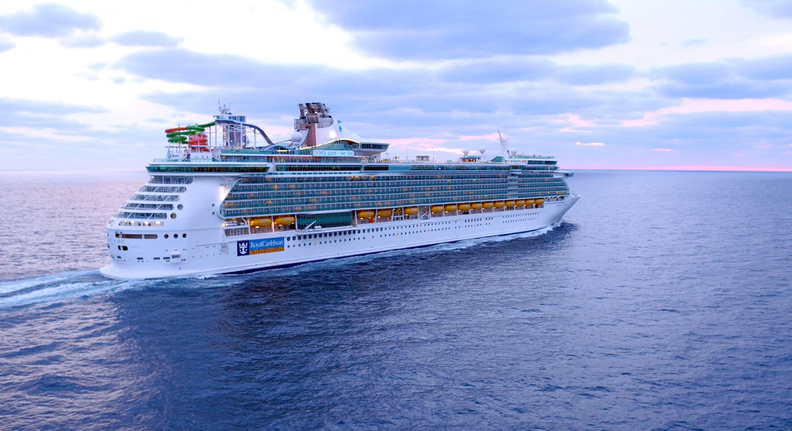 cruise-on-ta_liberty-of-the-seas_7504